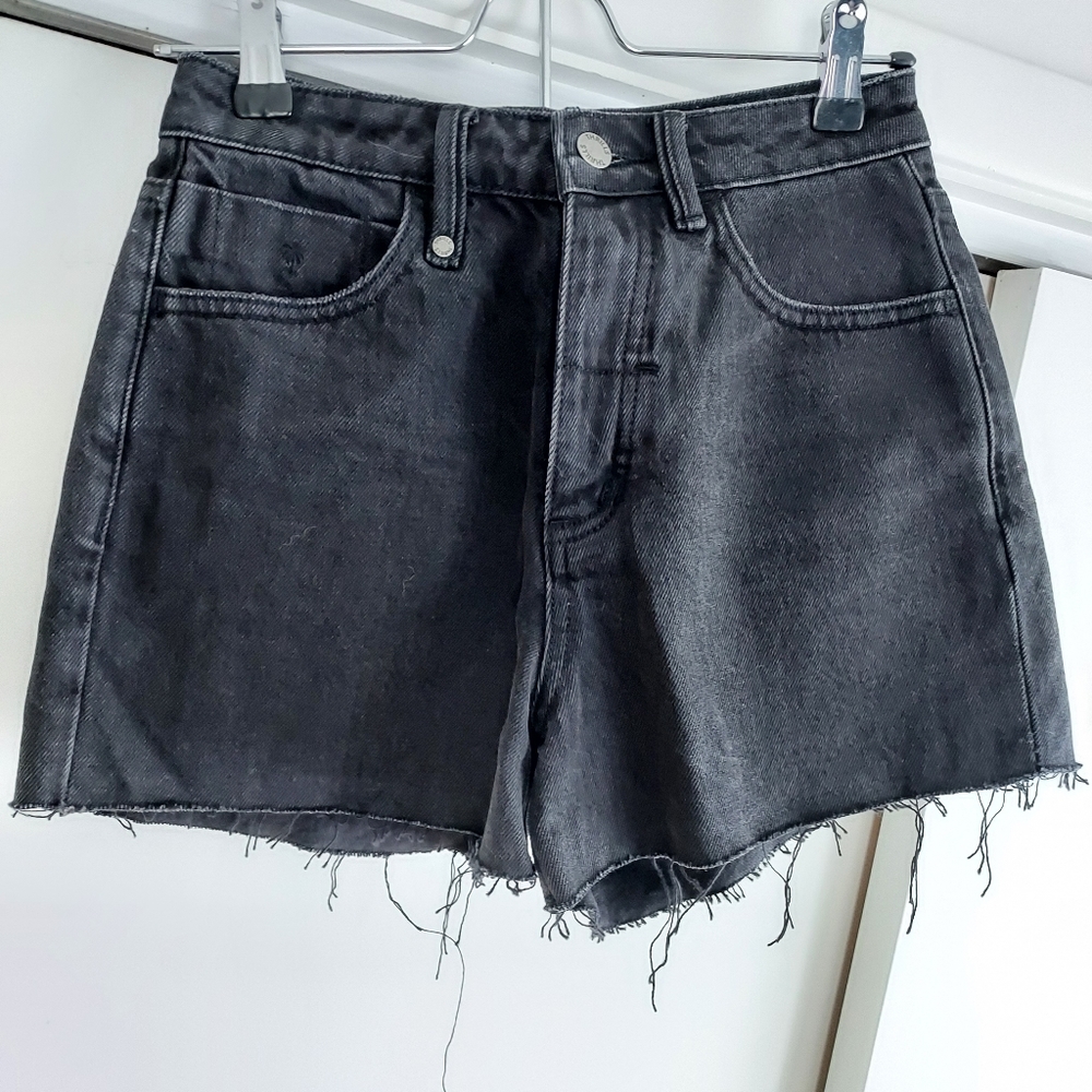 Thrills Erica Short Size  24
